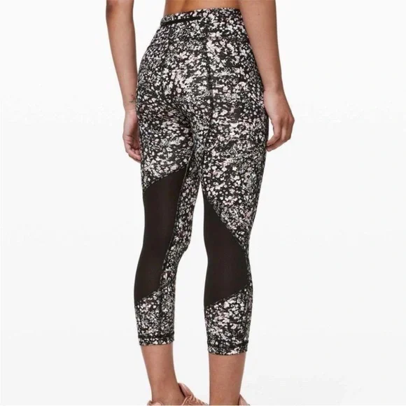 Lululemon Pace Rival Crop *22" Floral Spritz Multi / Black -  4 - Picture 3 of 9